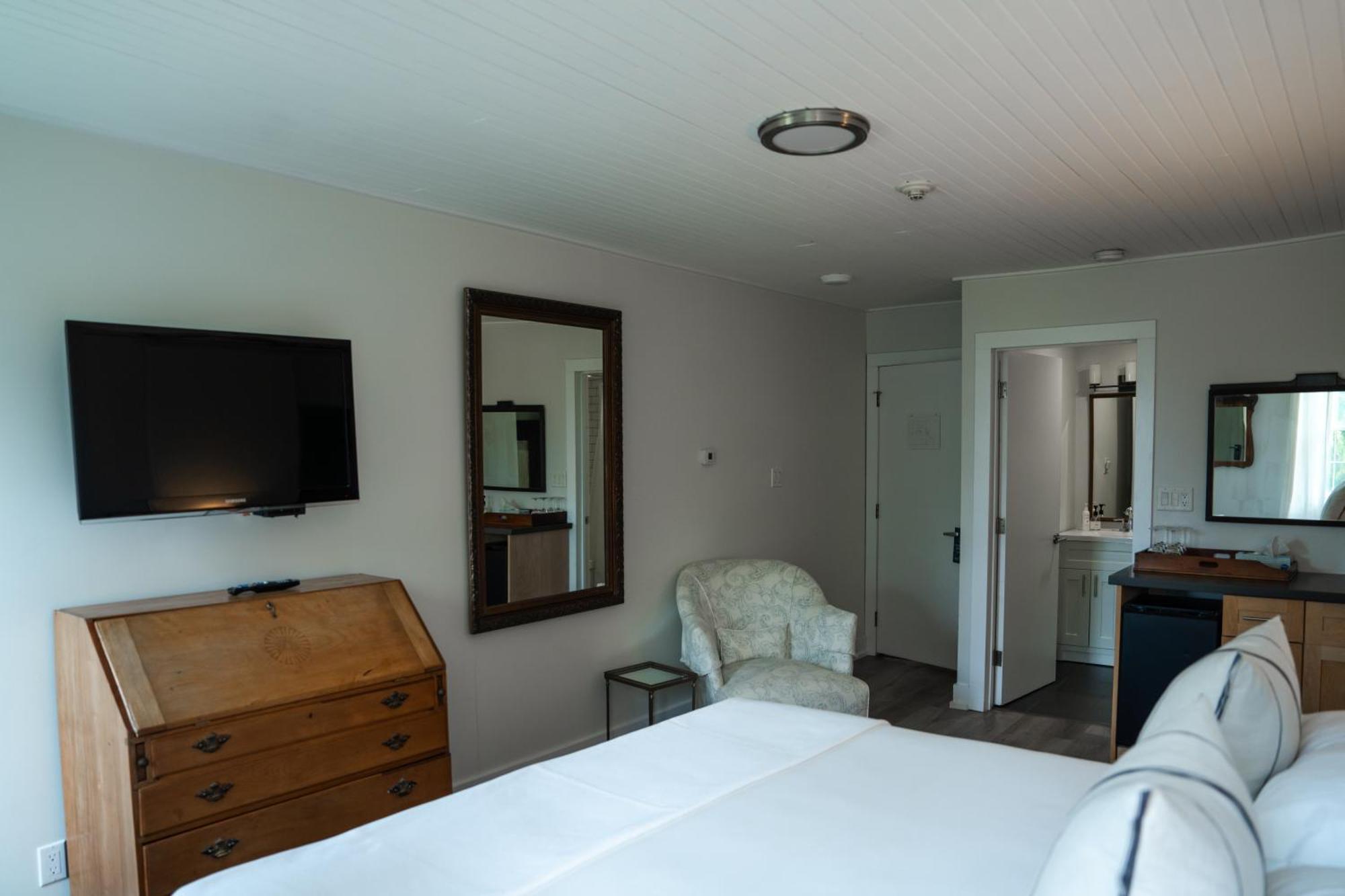 South Landing Inn Niagara-on-the-Lake ภายนอก รูปภาพ