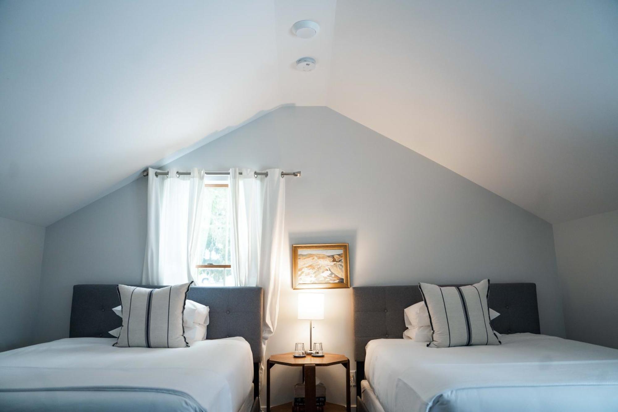 South Landing Inn Niagara-on-the-Lake ภายนอก รูปภาพ
