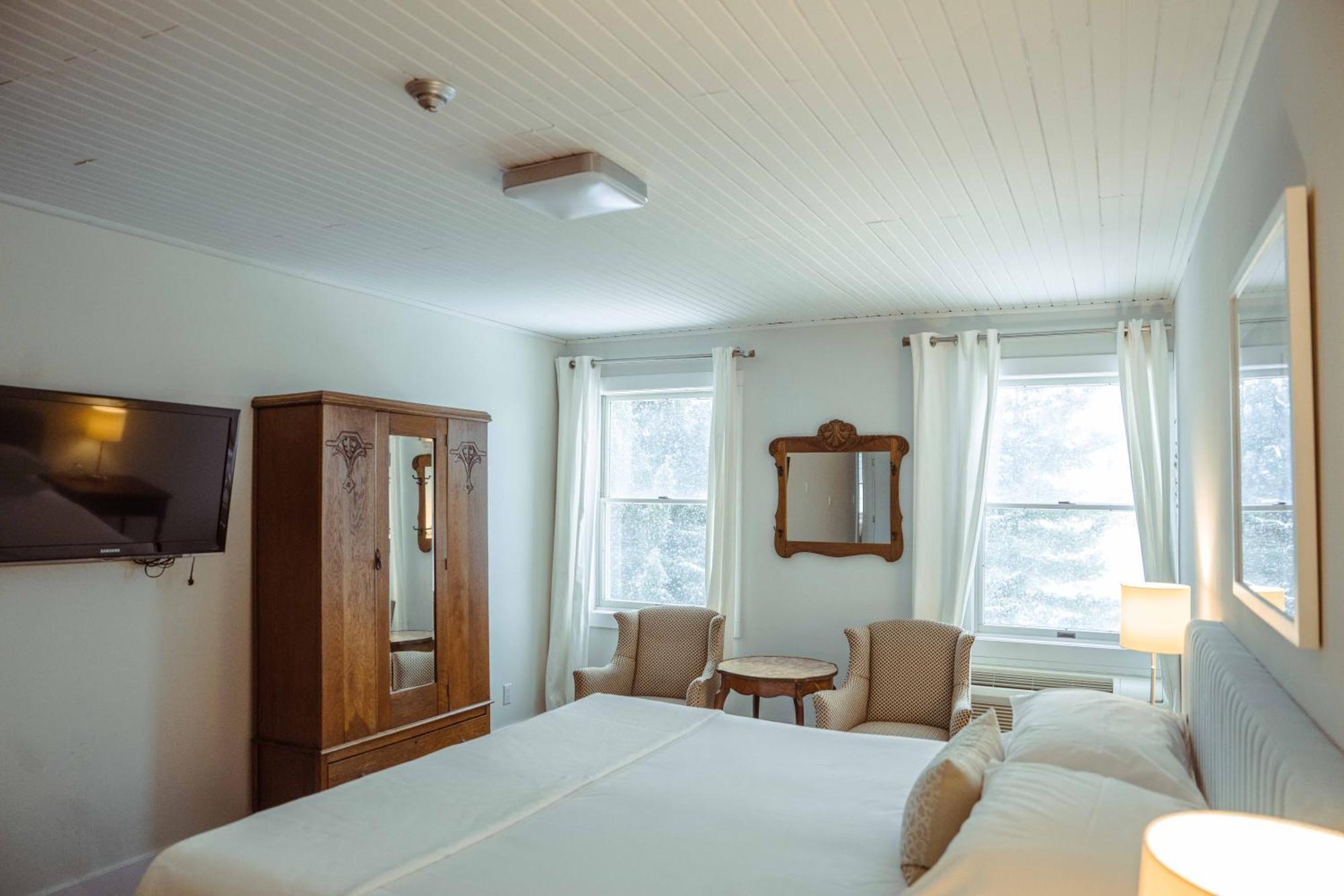 South Landing Inn Niagara-on-the-Lake ภายนอก รูปภาพ